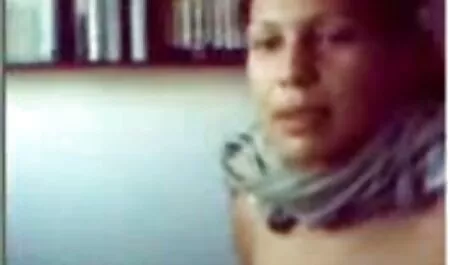 Пальці змусили чоловіка сучки забризкати відео порно безкоштовно стілець