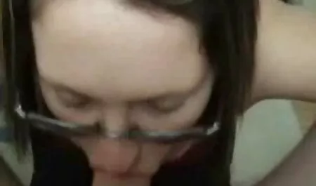 Чорна маска пропала для людей з пенісом, після чого відкинула порночат зрілі кінець на обличчя
