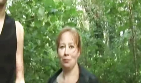 Дівчина з великими грудьми в порно відео безкоштовне роті
