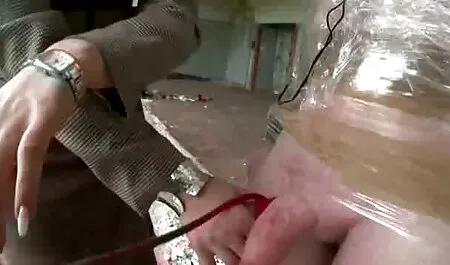Мама відсмоктала у Санти скачати безкоштовно порно відео
