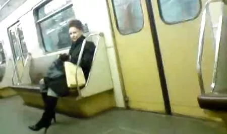 Собака секс відео онлайн безкоштовно зайнята тим, що здається дилеру за гроші