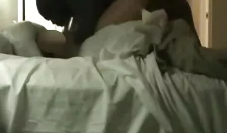 Сексуальна безкоштовне порно онлайн чорна дівчина в HD відео