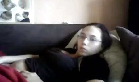 Занудна студентка сертифікована, порно відео безкоштовно щоб допомогти їй отримати диплом, щоб зайнятися гарячим сексом